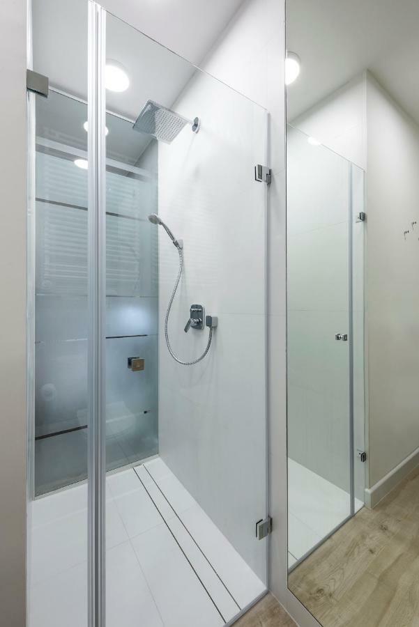Apartament Luxury Miedzyborska 8B Warschau Buitenkant foto