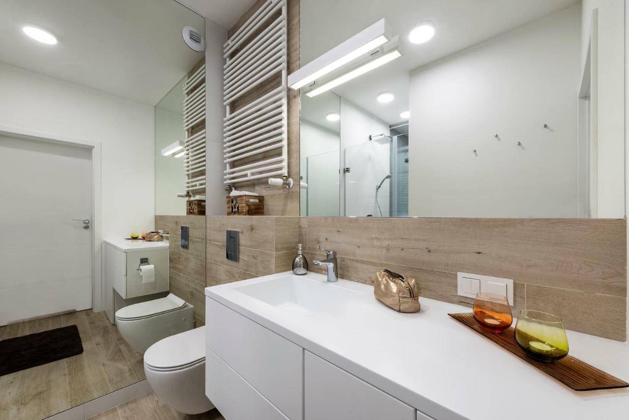 Apartament Luxury Miedzyborska 8B Warschau Buitenkant foto
